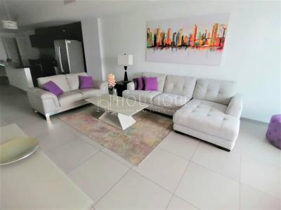 Apartamento en yacht club de 3 habitaciones en alquiler. yacht club avenida balboa 3 habitaciones