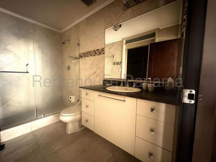 Apartment for sale in villa del mar Balboa Avenue