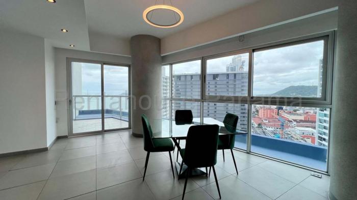 Yacht club  Panama amoblado en venta