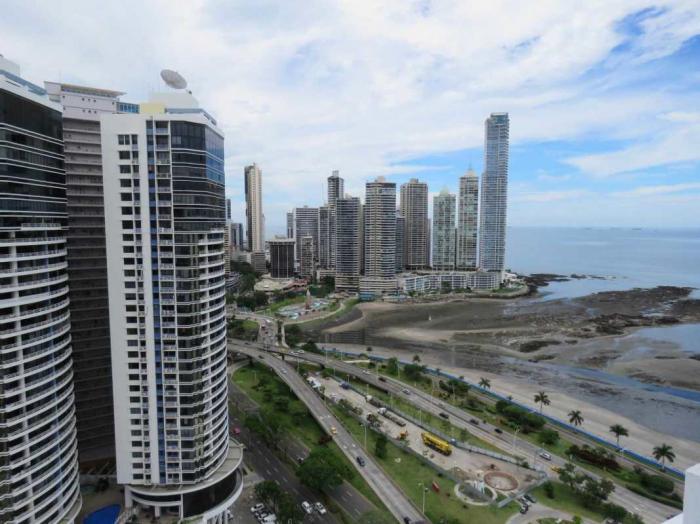 Bayfront  Panama amoblado en venta