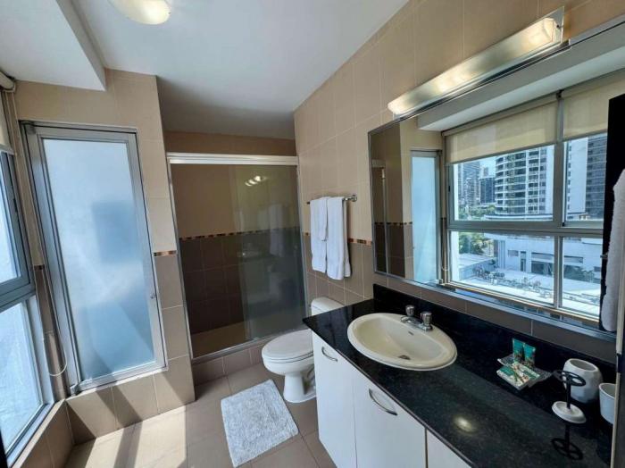 Bayfront tower  Panama amoblado en venta