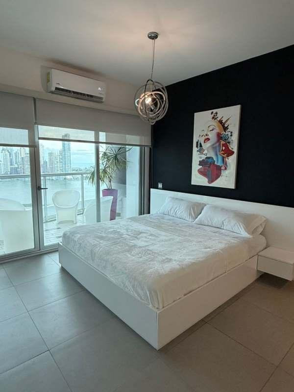 Yacht club 2-bedroom apartment for sale
