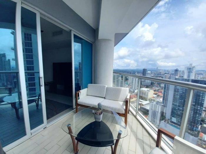 Apartamento en venta en Yacht club tower de 2 habitaciones