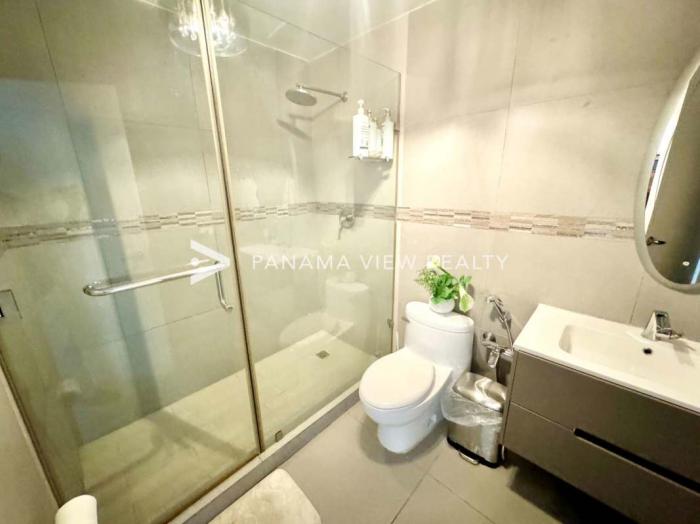 Yacht club tower 3 bedrooms for sale