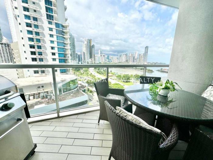 Yacht club tower 3 bedrooms for sale