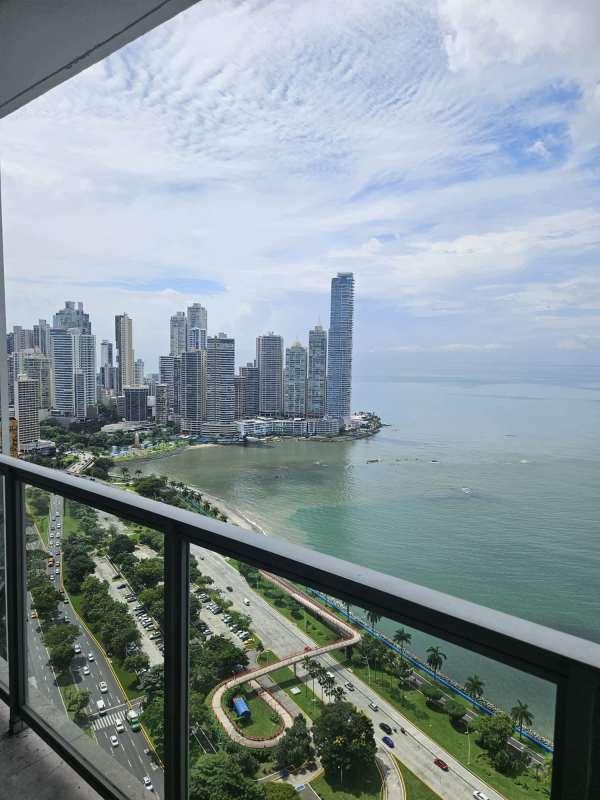 Yoo  Panama amoblado en venta