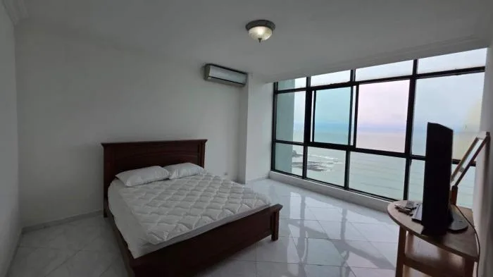 Torres miramar Avenida Balboa 2 habitaciones — 3