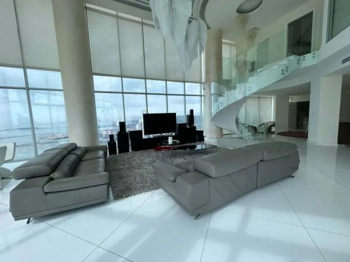 Apartamento en venta en Yacht club de 3 habitaciones — 5