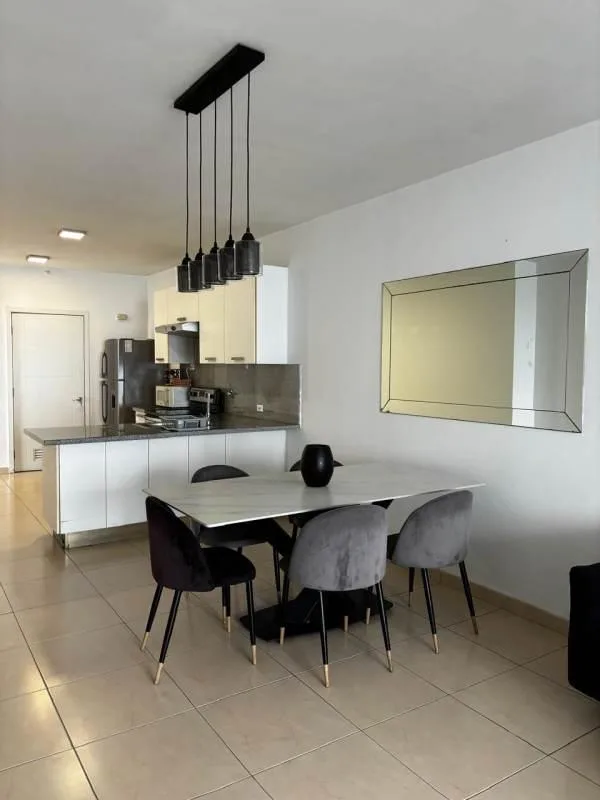 White Avenida Balboa 2 habitaciones — 3