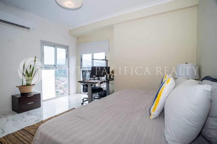 White tower  Panama amoblado en venta