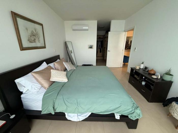 Apartamento en White de 2 recamaras en venta