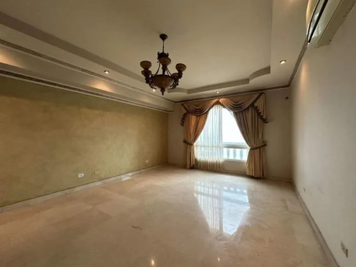Apartamento en venta en Vista marina de 3 habitaciones — 3