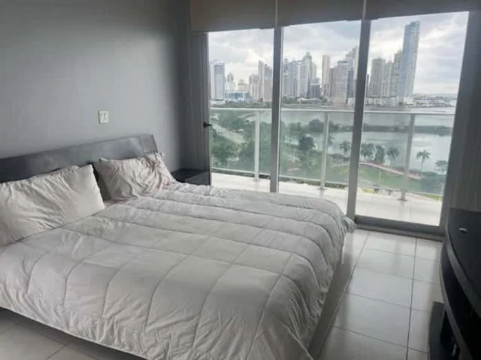 White Avenida Balboa Panama en alquiler — 4