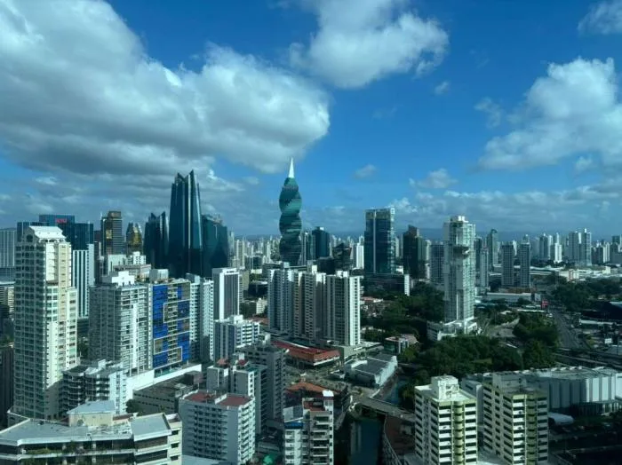 Venta de apartamento en Bayfront tower 2 habitaciones — 2