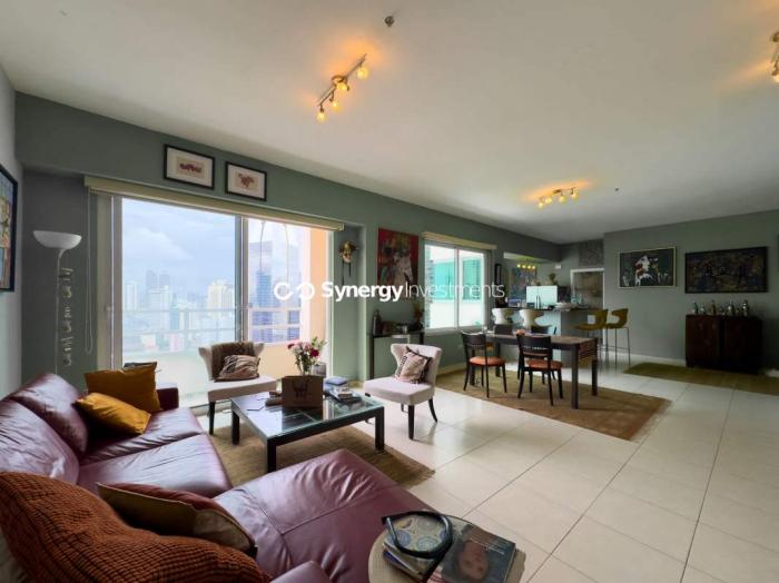 Apartment for sale on Balboa Avenue