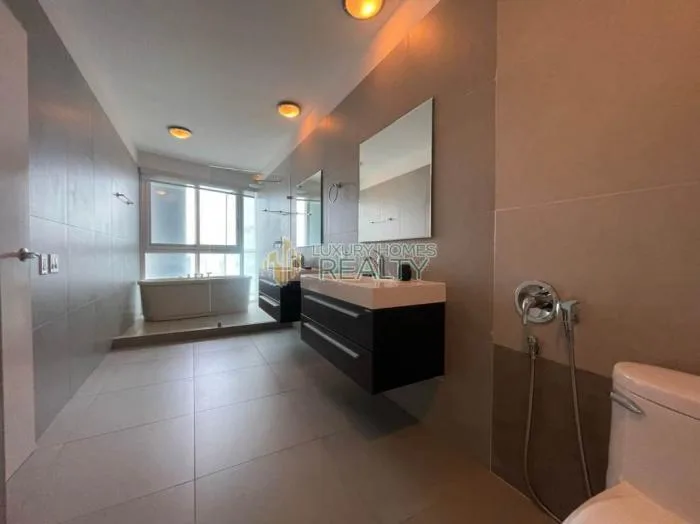 Apartamento en alquiler en Yacht club tower de 3 habitaciones — 2