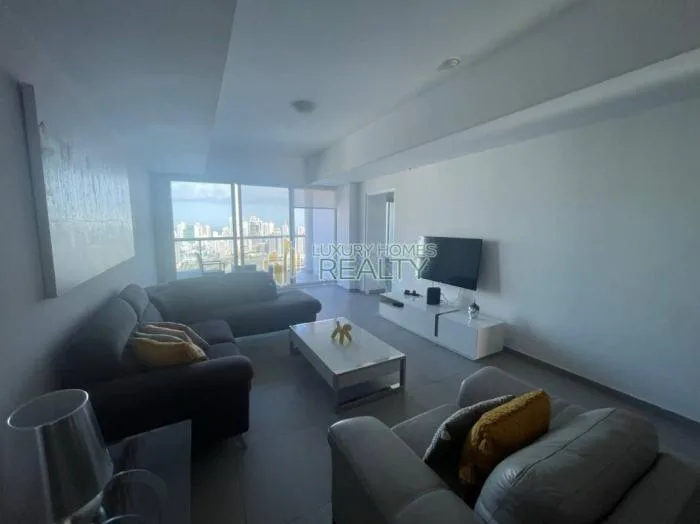 Apartamento en alquiler en Yacht club tower de 3 habitaciones — 3