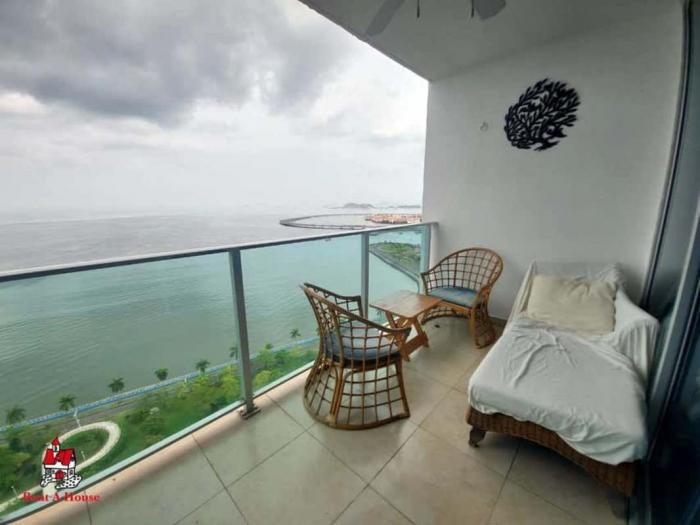 Apartment for sale on Balboa Avenue