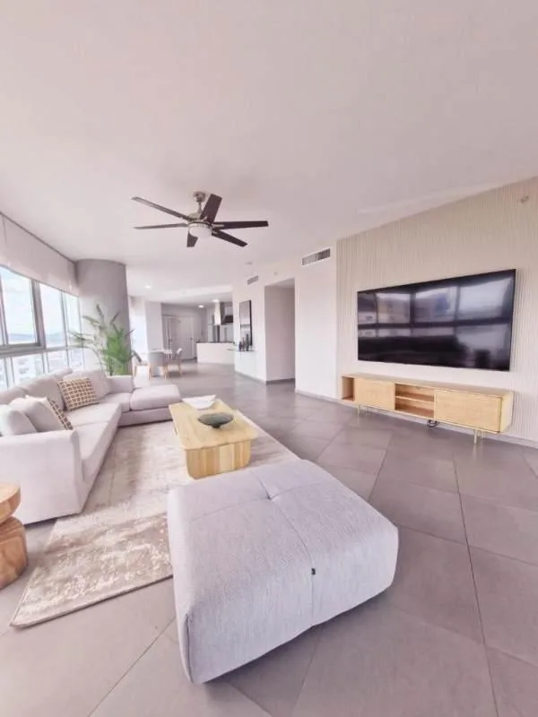 Apartamento en alquiler en Yacht club de 2 habitaciones — 5