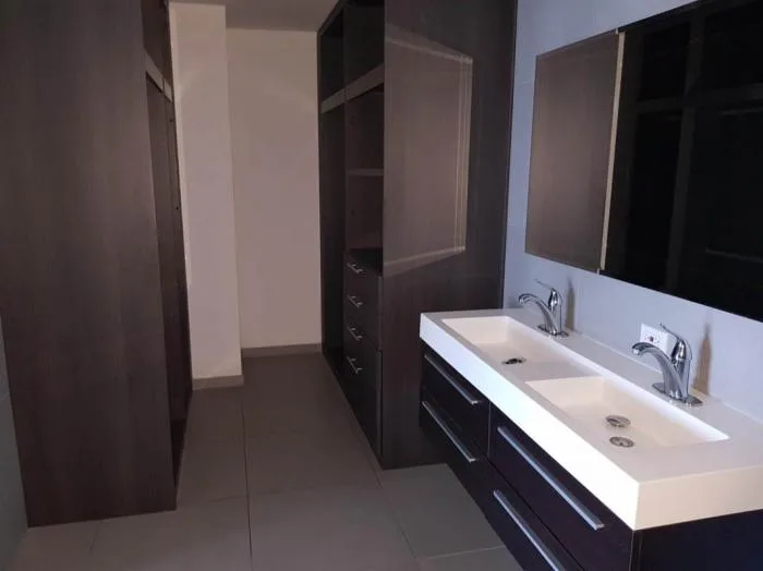 Yacht club Avenida Balboa 2 habitaciones — 2