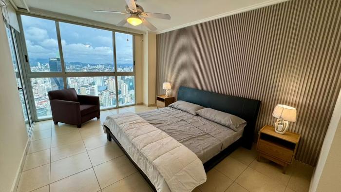 Waters on the bay Balboa Avenue 2 bedrooms