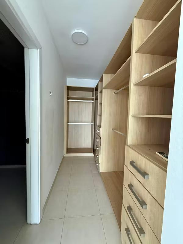 White Avenida Balboa Panama en venta