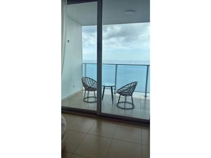 Waters on the bay Panama furnished for sale