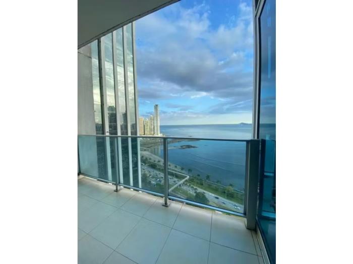 Waters on the bay Panama furnished for sale