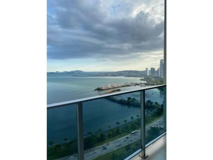 Waters on the bay Panama furnished for sale