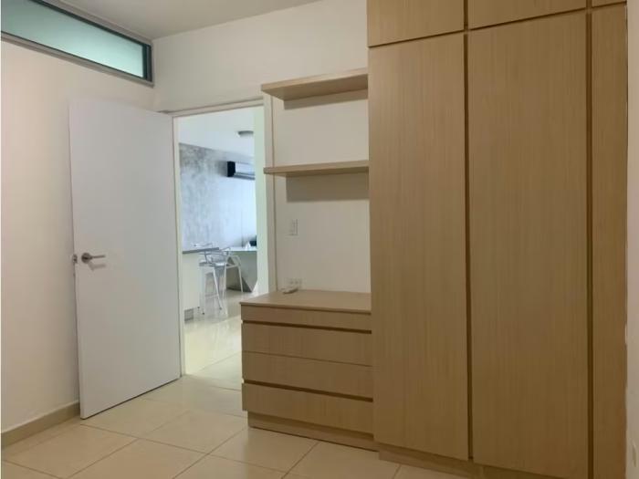 Apartamento en venta en White tower de 2 habitaciones
