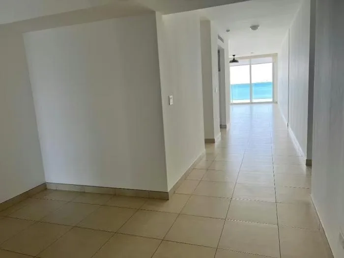 Apartamento en Waters on the bay de 3 recamaras en venta — 3