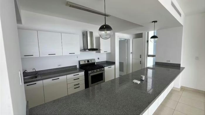 Apartamento en Waters on the bay de 3 recamaras en venta