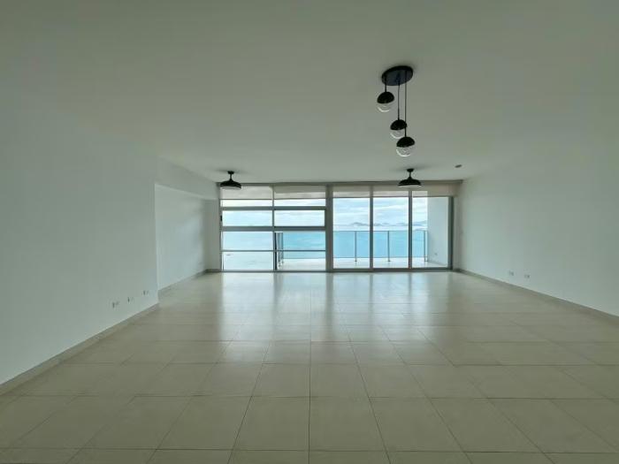 Apartamento en Waters on the bay de 3 recamaras en venta