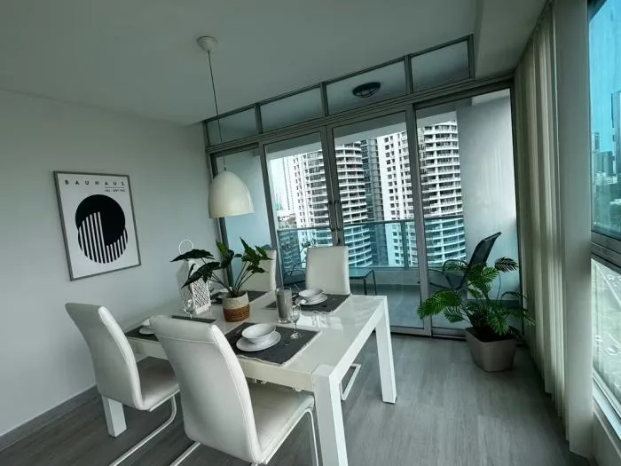 Bayfront tower Avenida Balboa 1 recamara — 2