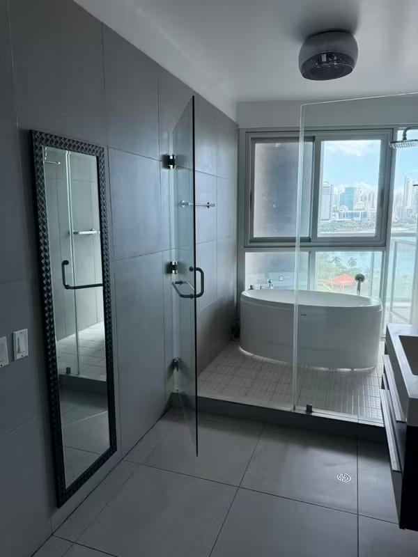 Apartamento en venta en Yacht club de 3 recamaras