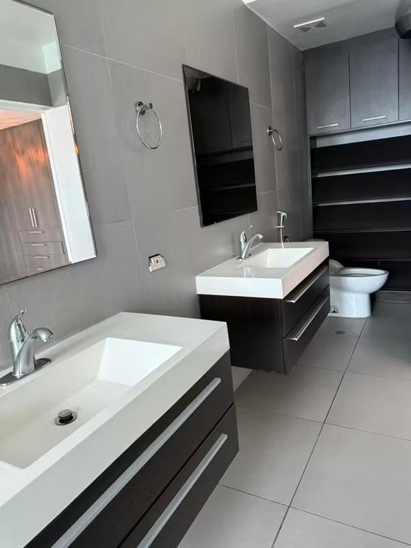 Apartamento en venta en Yacht club de 3 recamaras