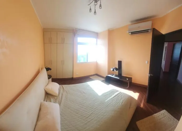 Apartamento en Ph los delfines Avenida Balboa en alquiler — 4