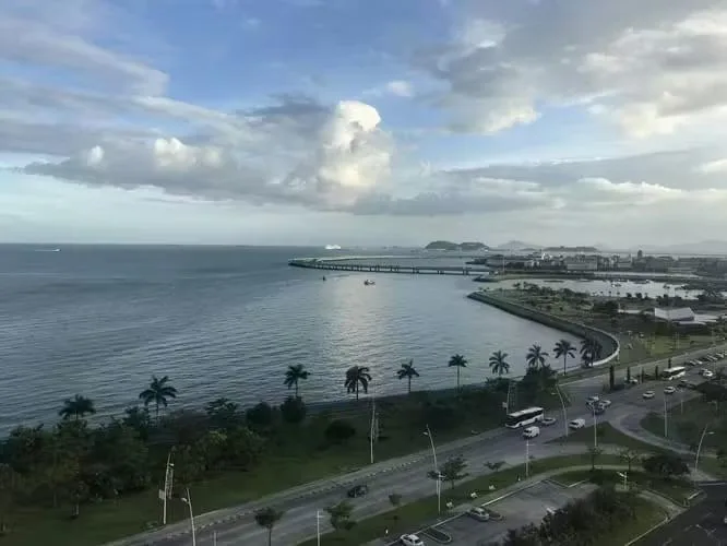 Apartamento en H2o Avenida Balboa en alquiler — 5