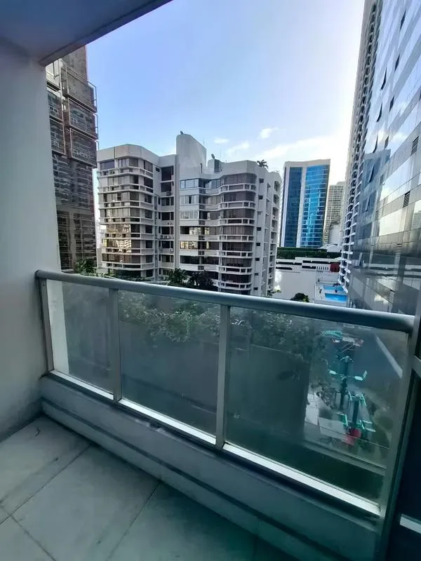 Villa del mar Avenida Balboa Panama en alquiler — 2
