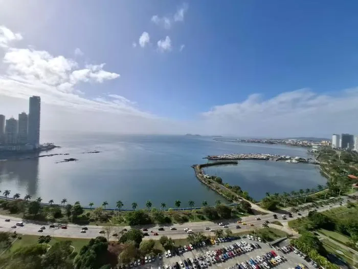 Villa del mar Avenida Balboa Panama en alquiler — 4