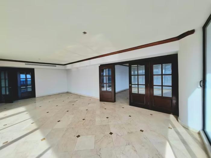 3-bedroom apartment for sale in condesa princesa