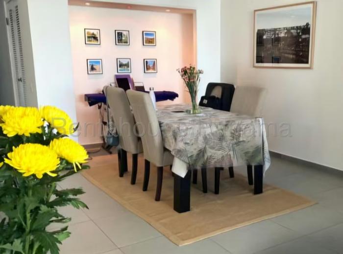 Apartment for sale on Balboa Avenue