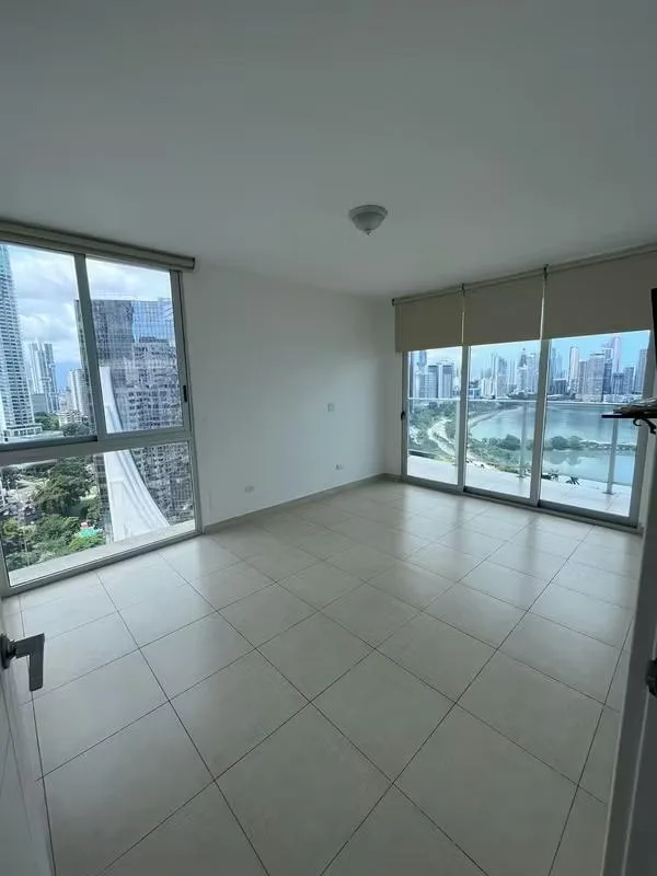 Apartamento en White de 3 recamaras en alquiler — 2