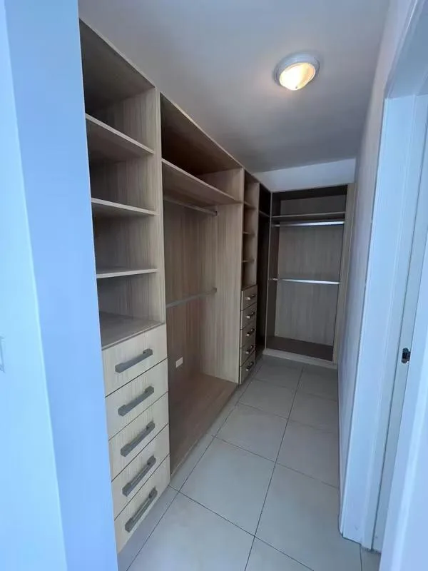 Apartamento en White de 3 recamaras en alquiler — 5