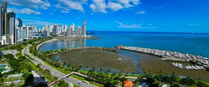 White tower Avenida Balboa Panama en venta — 5