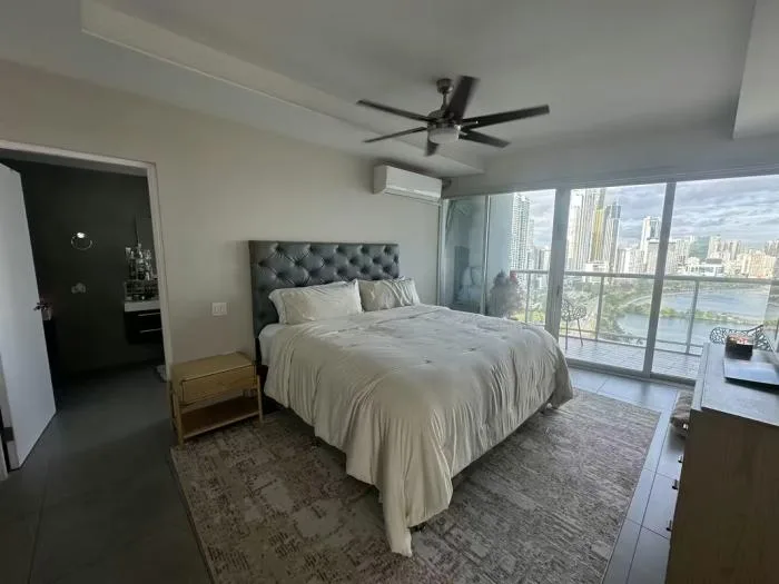 Apartamento en alquiler en Yacht club de 2 habitaciones — 4