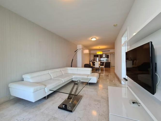 Yoo Balboa Avenue 1 room