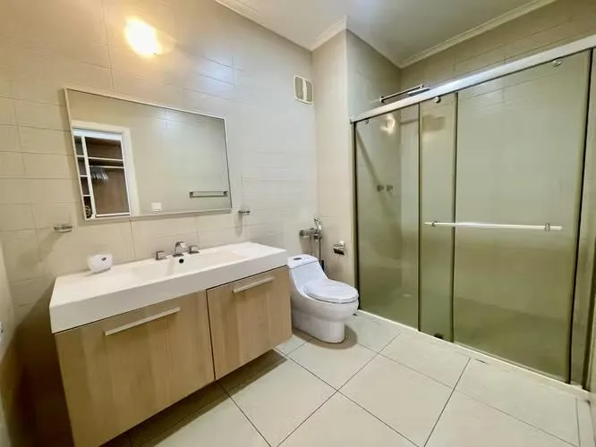 White tower Avenida Balboa 2 habitaciones — 2