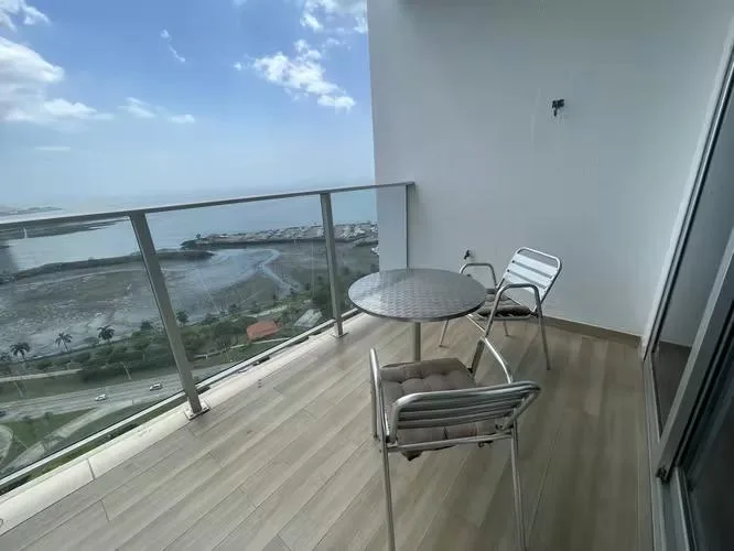 White tower Avenida Balboa 2 habitaciones — 3