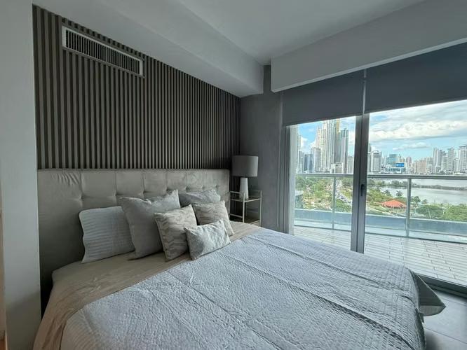 Apartamento en venta en Yacht club tower de 3 recamaras